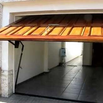 Porton automatico madera 